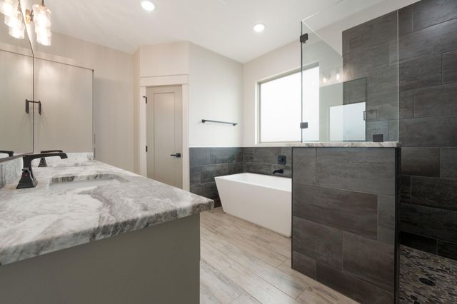 11139 Golden Eagle Ave, Salado, TX 76571