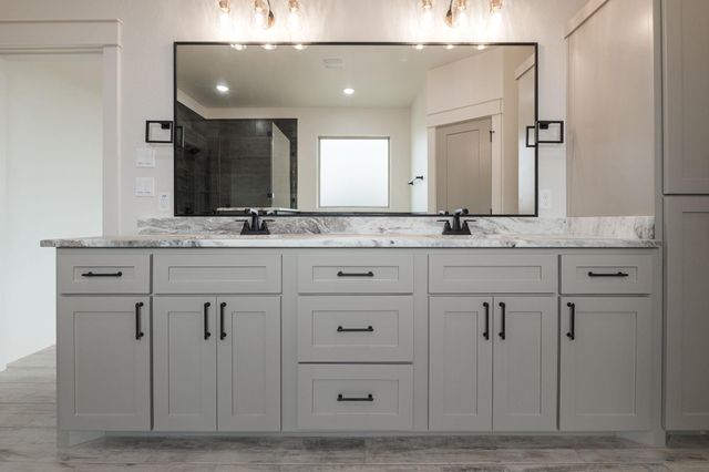 11139 Golden Eagle Ave, Salado, TX 76571