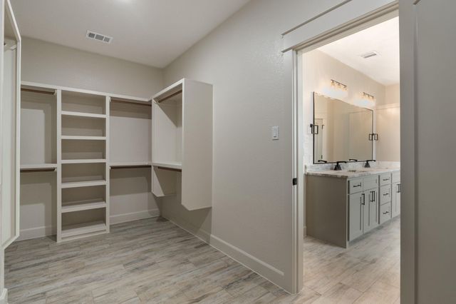 11139 Golden Eagle Ave, Salado, TX 76571