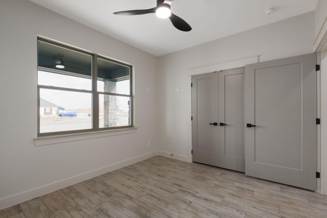 11139 Golden Eagle Ave, Salado, TX 76571