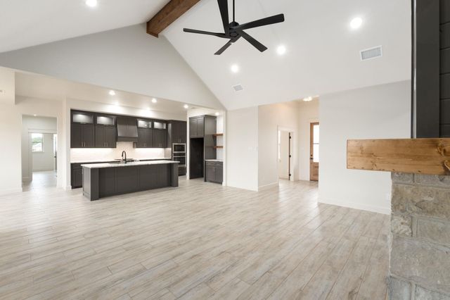 11139 Golden Eagle Ave, Salado, TX 76571