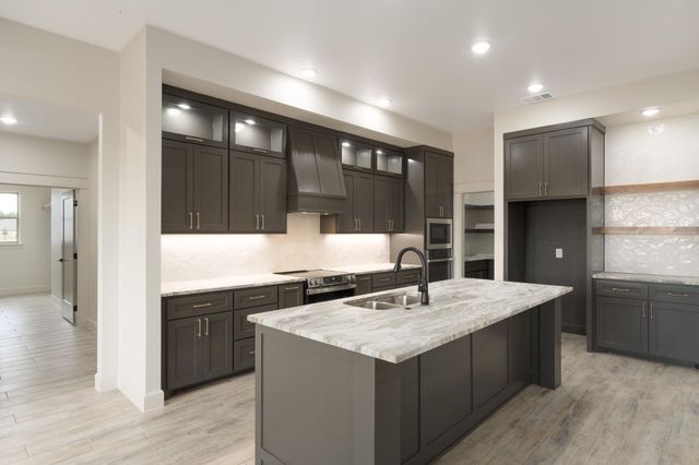 11139 Golden Eagle Ave, Salado, TX 76571