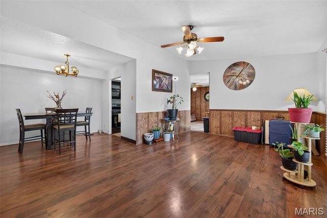 11151 Whispering Oaks Drive, St Louis, MO 63136