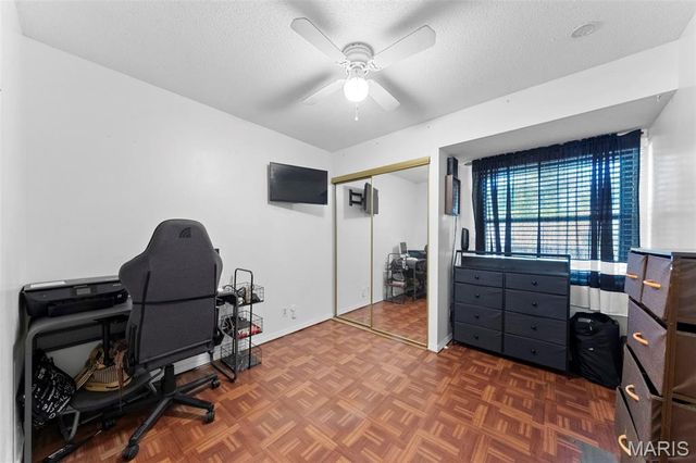 11151 Whispering Oaks Drive, St Louis, MO 63136