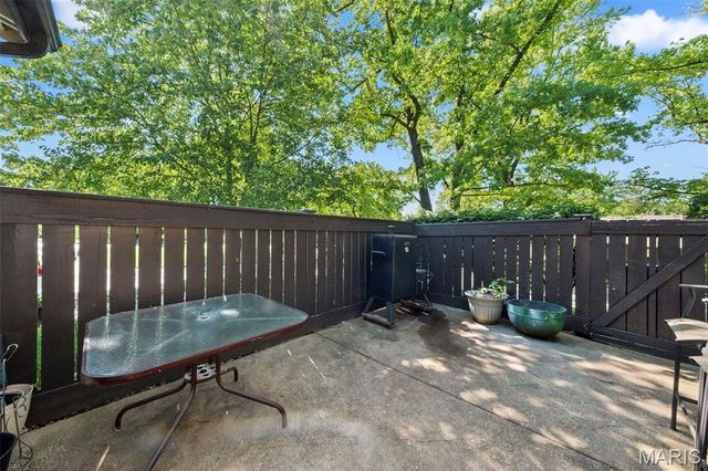 11151 Whispering Oaks Drive, St Louis, MO 63136