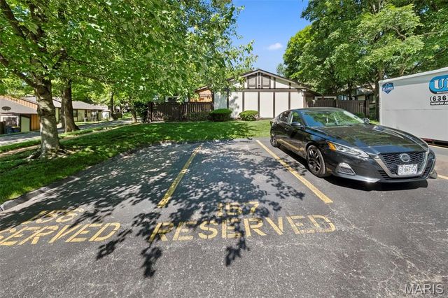 11151 Whispering Oaks Drive, St Louis, MO 63136