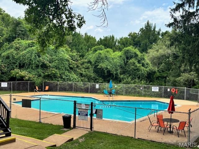 11151 Whispering Oaks Drive, St Louis, MO 63136