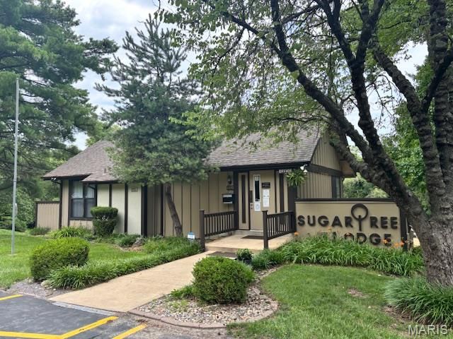 11151 Whispering Oaks Drive, St Louis, MO 63136