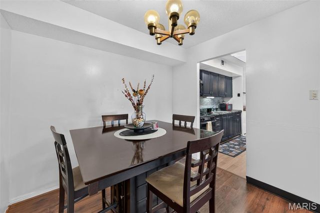 11151 Whispering Oaks Drive, St Louis, MO 63136