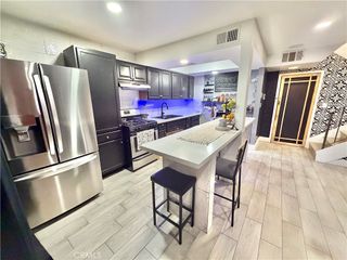 15555 Nordhoff 10, North Hills, CA 91343