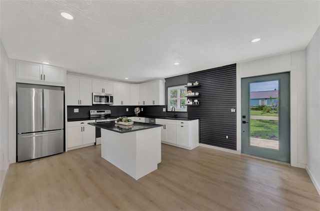 1757 MOVA STREET, Sarasota, FL 34231
