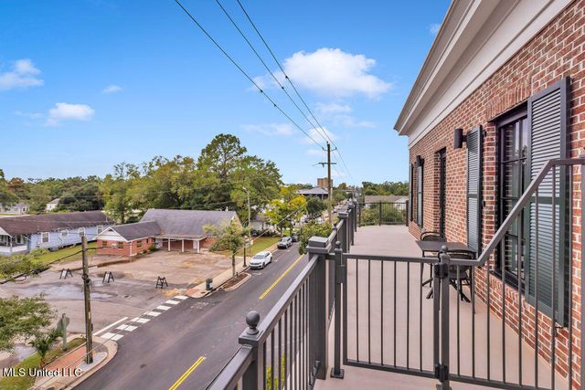 1515 Government Street, A304, Ocean Springs, MS 39564