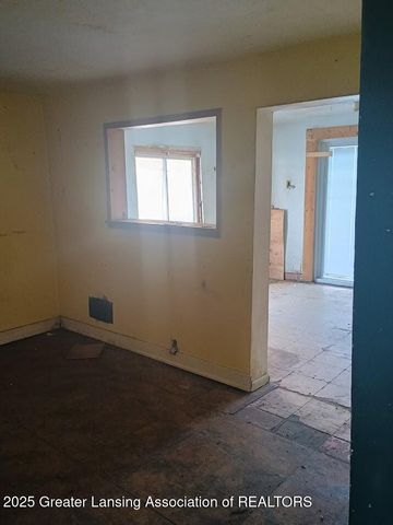 1320 Glenrose Avenue, Lansing, MI 48915