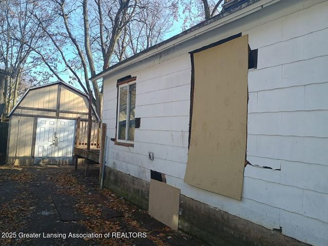 1320 Glenrose Avenue, Lansing, MI 48915