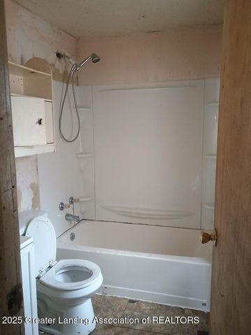 1320 Glenrose Avenue, Lansing, MI 48915