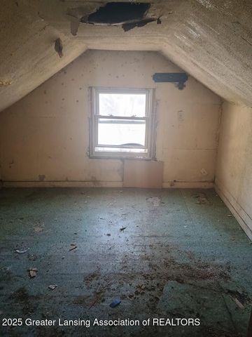 1320 Glenrose Avenue, Lansing, MI 48915