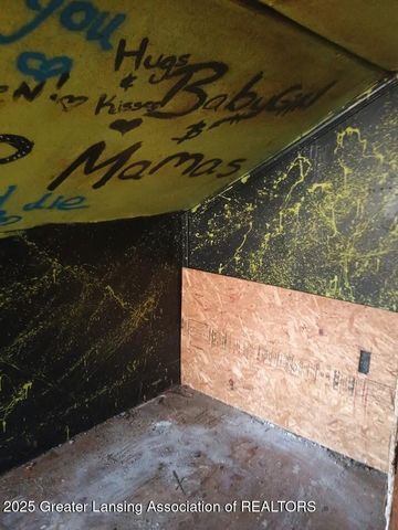 1320 Glenrose Avenue, Lansing, MI 48915