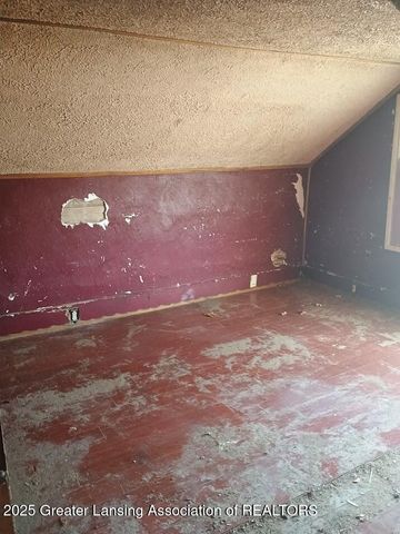 1320 Glenrose Avenue, Lansing, MI 48915