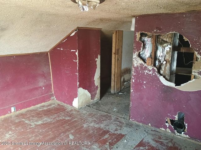 1320 Glenrose Avenue, Lansing, MI 48915