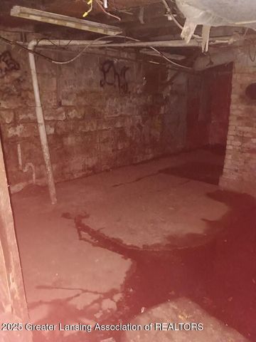 1320 Glenrose Avenue, Lansing, MI 48915