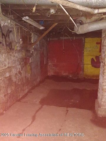 1320 Glenrose Avenue, Lansing, MI 48915