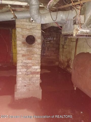 1320 Glenrose Avenue, Lansing, MI 48915