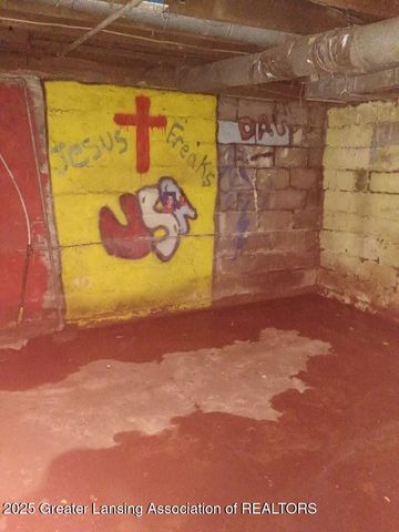 1320 Glenrose Avenue, Lansing, MI 48915