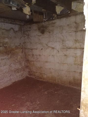 1320 Glenrose Avenue, Lansing, MI 48915