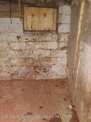 1320 Glenrose Avenue, Lansing, MI 48915