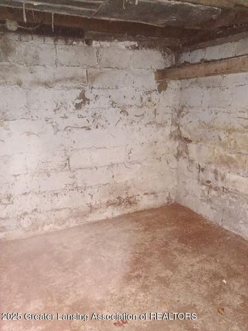 1320 Glenrose Avenue, Lansing, MI 48915