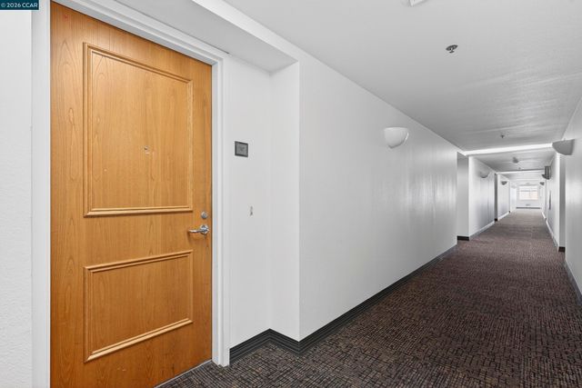 988 Franklin St 707, Oakland, CA 94607