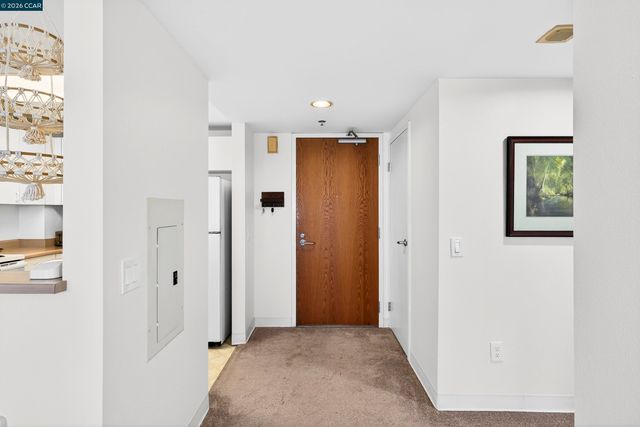 988 Franklin St 707, Oakland, CA 94607