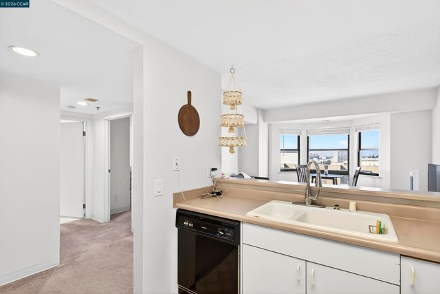 988 Franklin St 707, Oakland, CA 94607