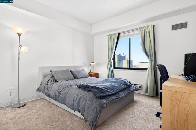 988 Franklin St 707, Oakland, CA 94607