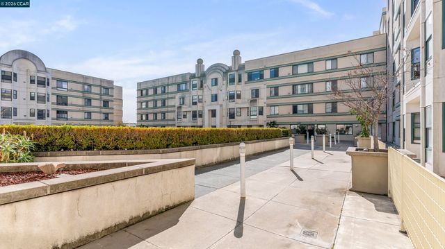 988 Franklin St 707, Oakland, CA 94607