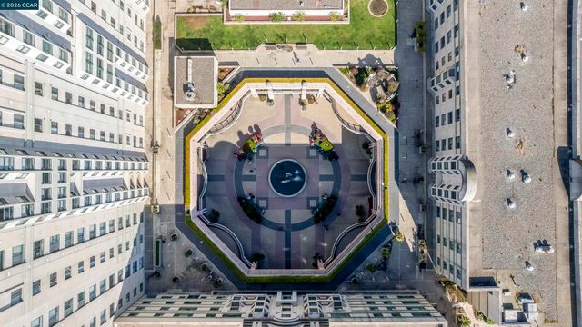 988 Franklin St 707, Oakland, CA 94607