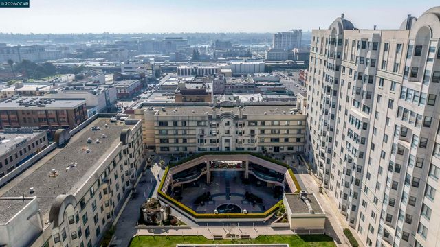 988 Franklin St 707, Oakland, CA 94607