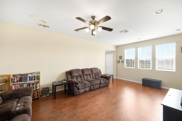 1733 Camino Real Way, Roseville, CA 95747
