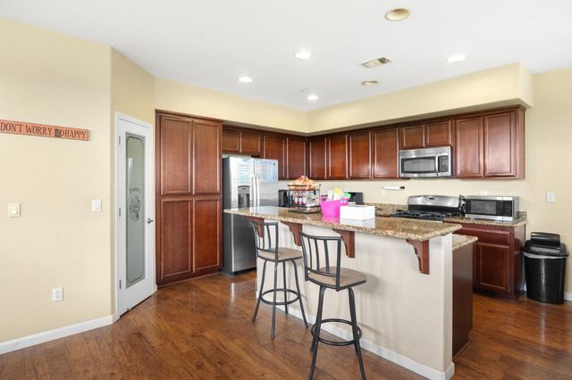 1733 Camino Real Way, Roseville, CA 95747