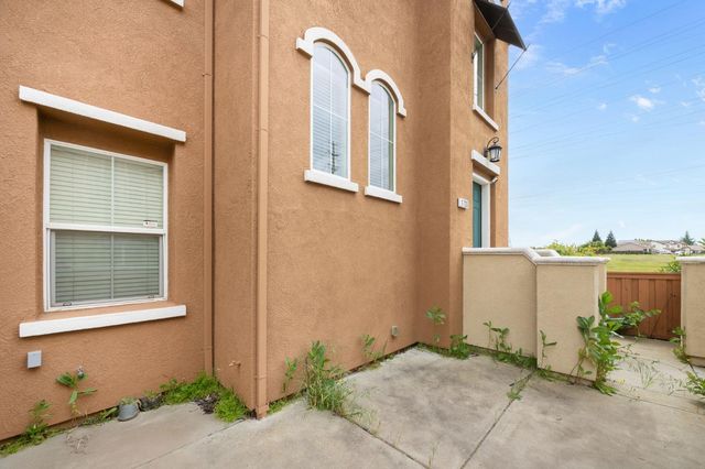 1733 Camino Real Way, Roseville, CA 95747