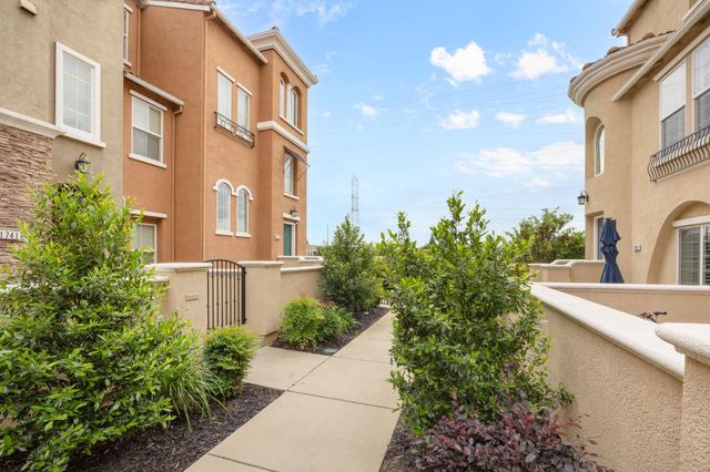 1733 Camino Real Way, Roseville, CA 95747