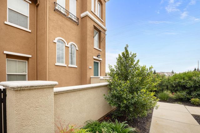 1733 Camino Real Way, Roseville, CA 95747