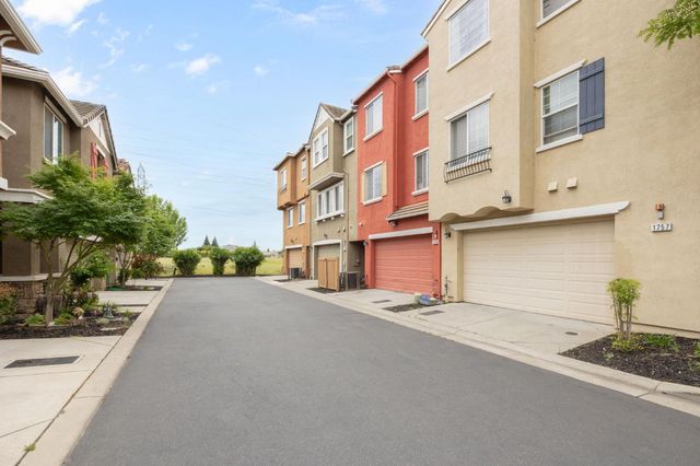 1733 Camino Real Way, Roseville, CA 95747