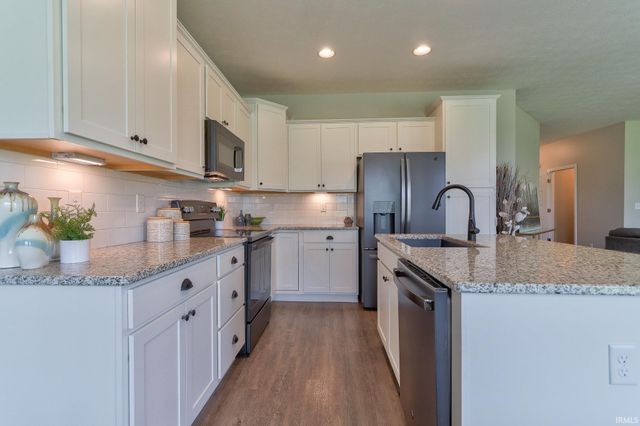 11415 Oscar Drive, Evansville, IN 47725