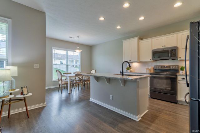 11415 Oscar Drive, Evansville, IN 47725