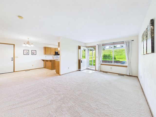 7598 13th Street N, Oakdale, MN 55128