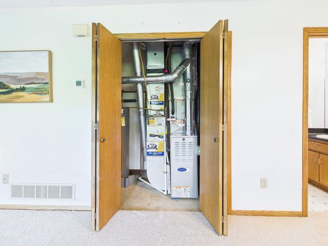7598 13th Street N, Oakdale, MN 55128