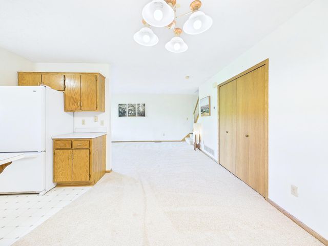 7598 13th Street N, Oakdale, MN 55128