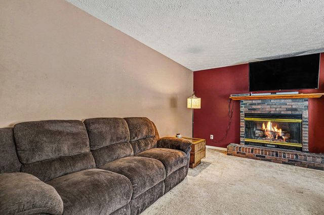 46574 33rd Street, Paw Paw, MI 49079
