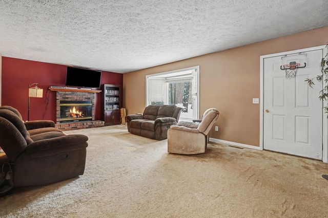 46574 33rd Street, Paw Paw, MI 49079